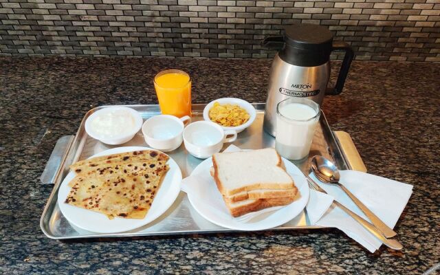 Goroomgo New Payal Mall Road Nainital