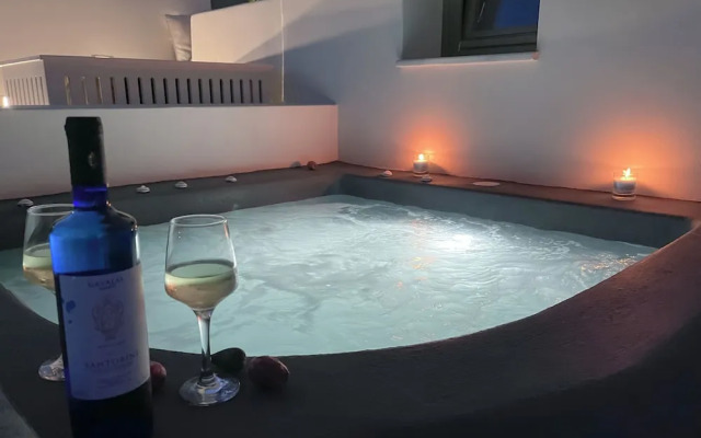 VILLA DI CAPO - Santorini Old Winery Luxury Villas