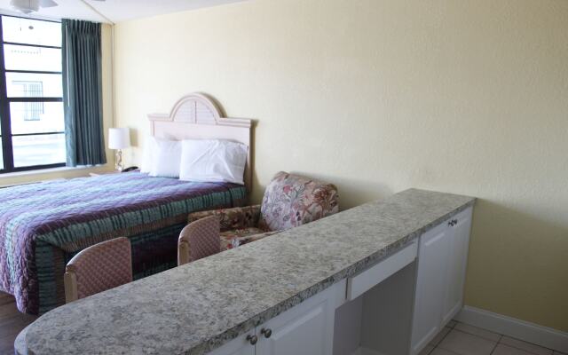 Holiday Shores Beach Club