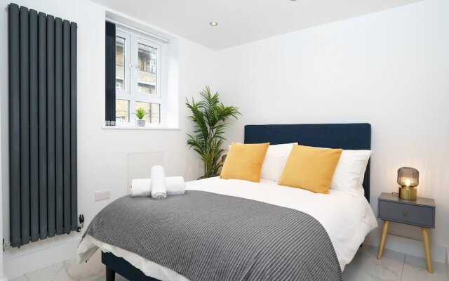 Boutique Flat Near O2 & Excel