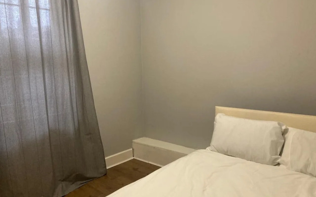 Three Bed Two Bath Apartment in London
