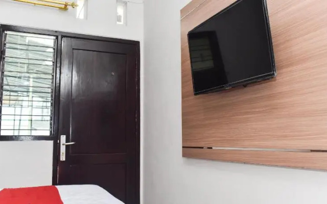 RedDoorz Plus near Malang Town Square