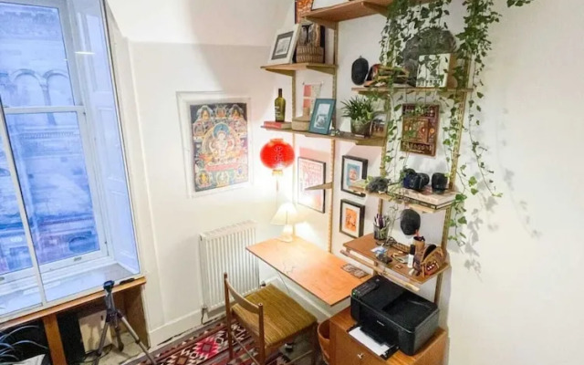 Homely 2 Bedroom Apartment in the Heart of Edinburgh