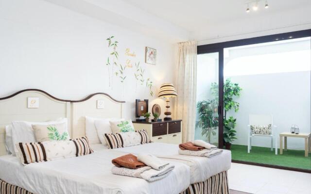 Paradise suites by ANNE, Costa deje
