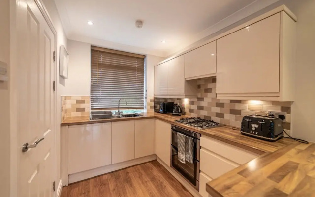 The Elk Suite Sasco Apartments