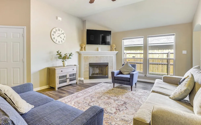 Pet-friendly Texas Retreat w/ Fenced-in Yard!