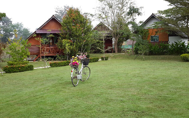 Baan Pai Riverside Resort