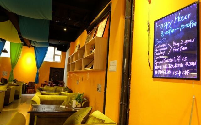 Alley Youth Hostel