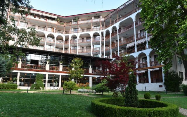 Estreya Residence Hotel and SPA