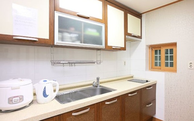 Gyeongju Lakeside Waltz Pension