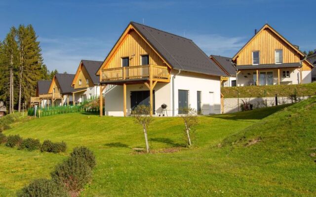 Lakeside Village 12516