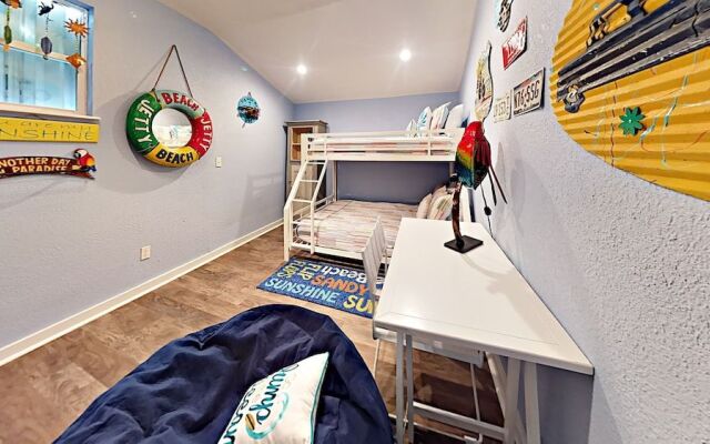 Selleck Condo by RedAwning