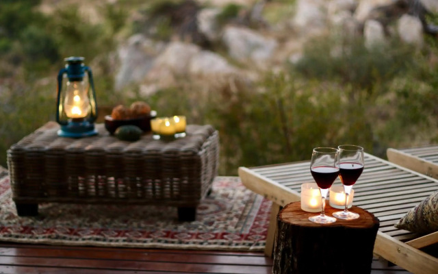 Ivory Wilderness River Rock Lodge