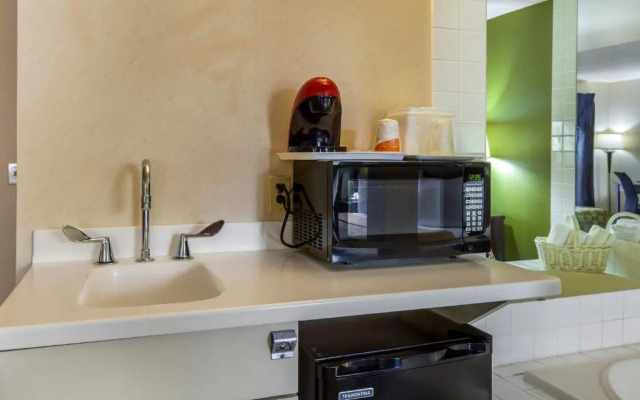 Riverview Inn & Suites of Oconto