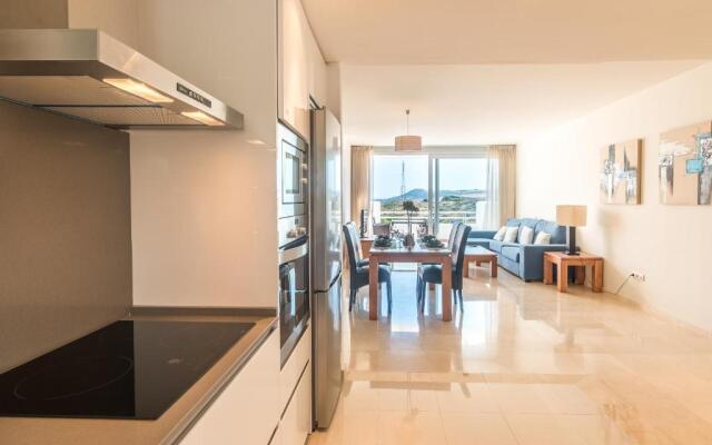2214-Modern apt with private beach