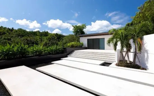 Cliff Top Residence