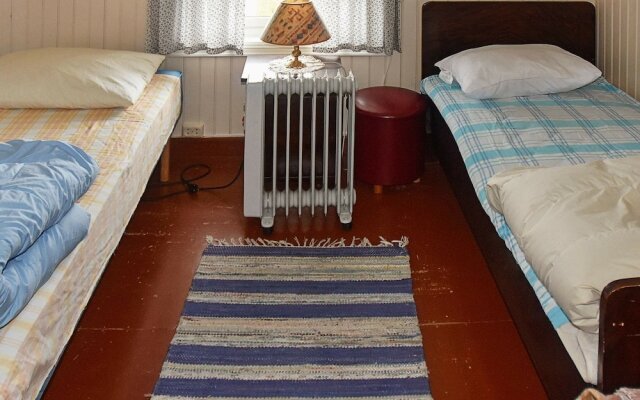 6 Person Holiday Home in Fevåg