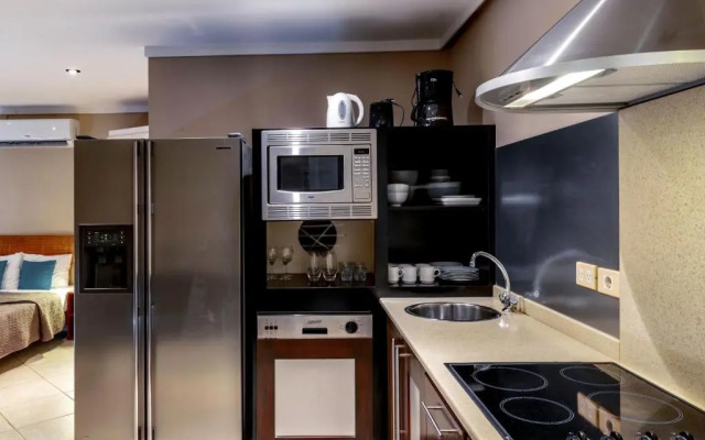 Luxury Studio Rough Scad at Den Laman