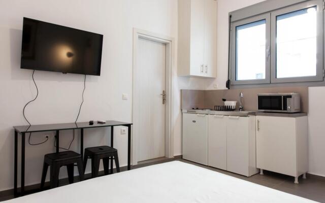 Renovated 2025 5 Bdr House Near Acropolis - New Beds Terrace Green Yard