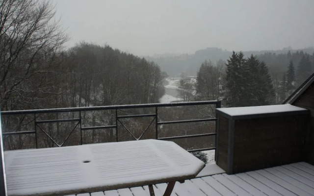 Cozy Apartment in Robertville With Garden