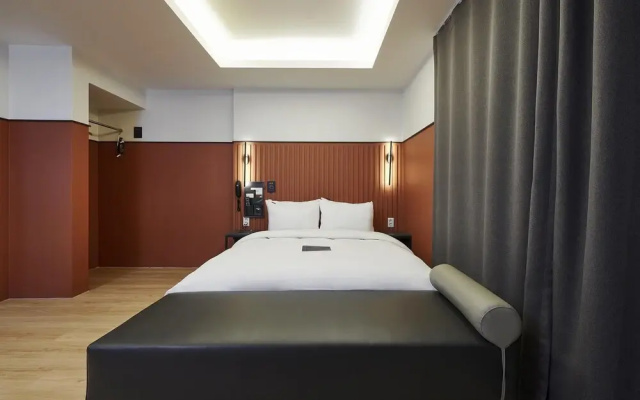 Seosan Lake Park Just Sleep Hotel