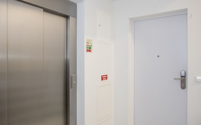 Liiiving - Modern & Glam Apartment J