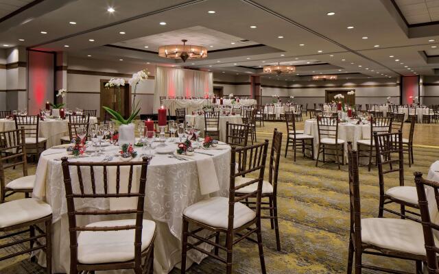 DoubleTree by Hilton Libertyville - Mundelein