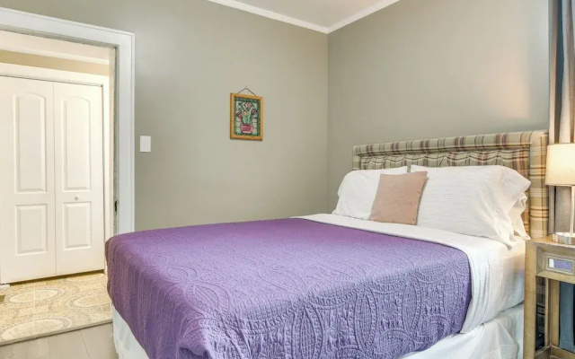 Pet-friendly Family Apartment - Near NU Campus!