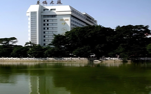 Quanzhou Overseas Chinese Hotel