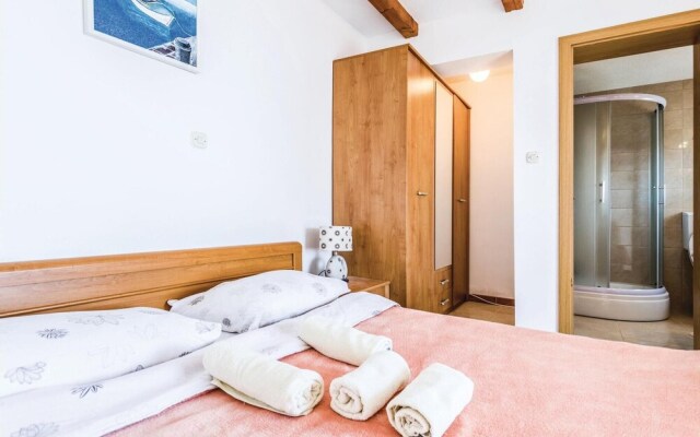 Beautiful Home in Komarna With Wifi and 2 Bedrooms