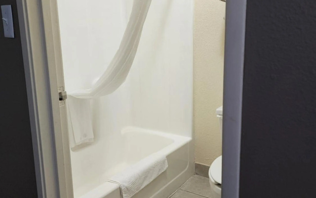 Quality Inn I-70 at Wanamaker