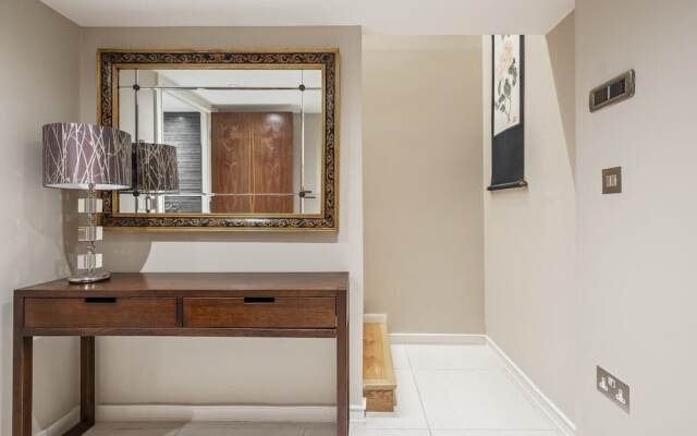 Elegant 3-bed House W/terrace Near Harrods
