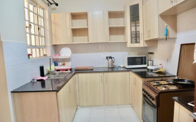 Up-Hill Rosslyn 1 bedroom Apartment