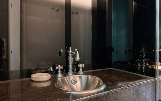 The Deauville Majestic 1 Bedroom in Chueca