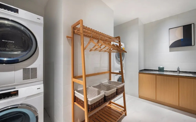 voco Hefei Binhu by IHG