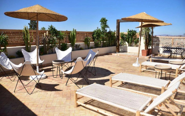 Riad Emberiza Sahari