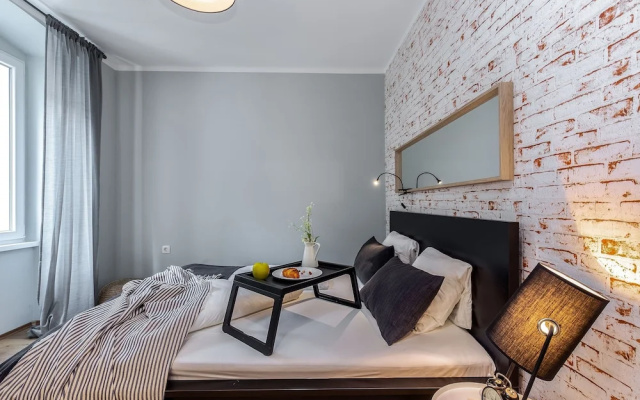 Deluxe Adria Square Studios