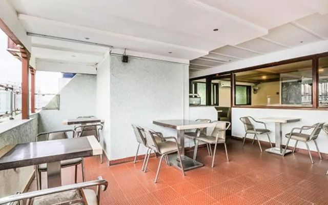 Fabhotel Sri Krishna Suites