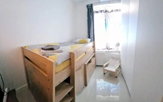 Modern 3-bed House in Surrey Quays