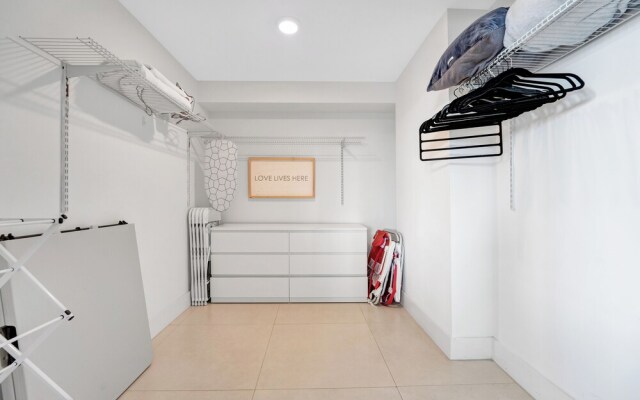 Stunning 2BR 2BA  Bay Harbour with Pool