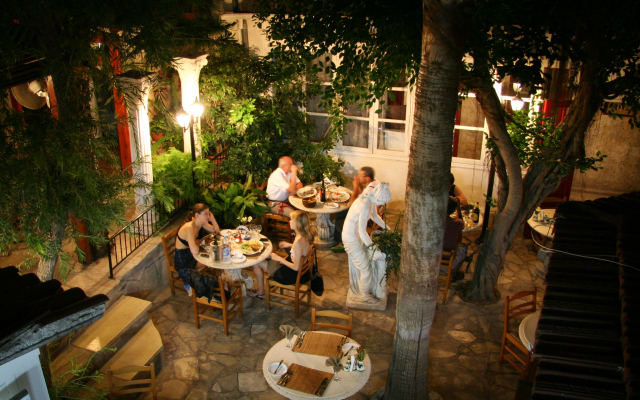 Kiniras Traditional Hotel & Restaurant