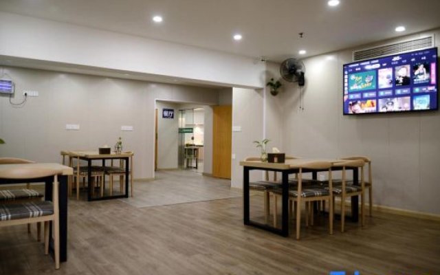 GreenTree Inn (Xinghua Yingwu South Road RT-Mart)