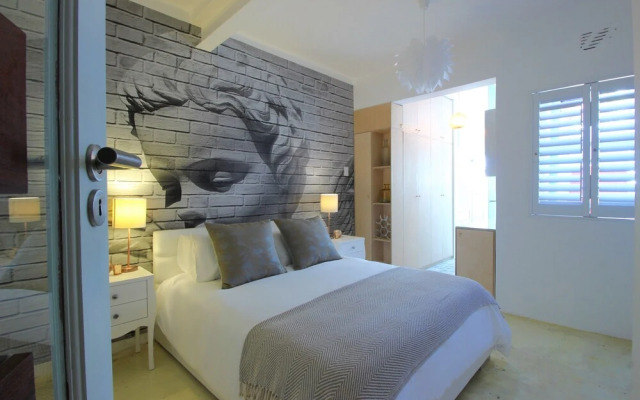 Lions Head Apartment by CTHA