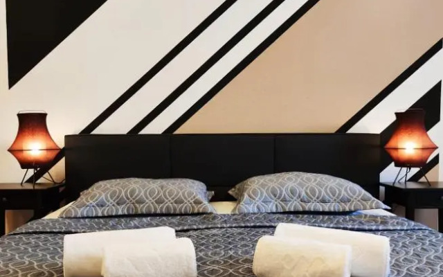 Exclusive Suite South Central