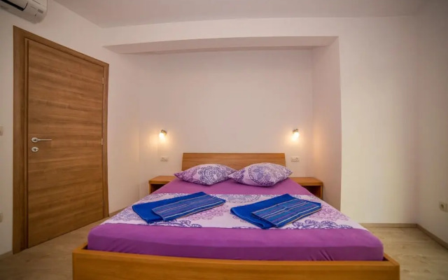 Saga 2 - With Swimming Pool - A8