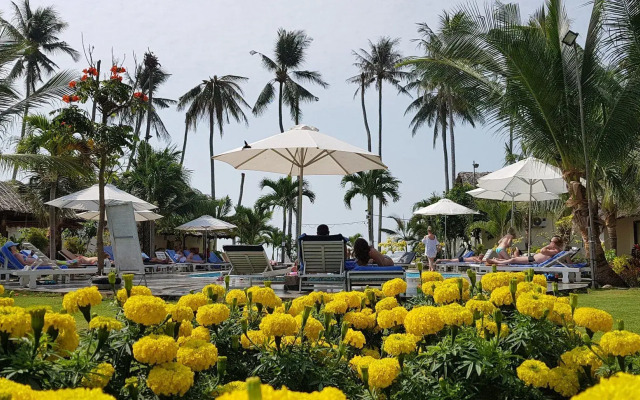 Sun & Sands Beach Hotel