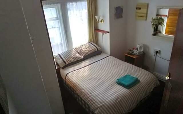 MyRoomz Golden Strand Hotel