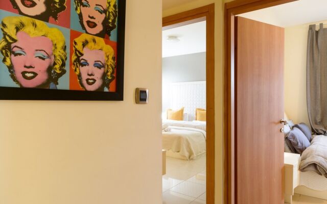 Sea View 5th floor 1 min walk to beach