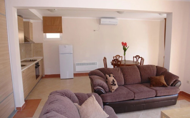 Franeta Two-bedroom Apartment, 2nd Floor, Street View, No.7