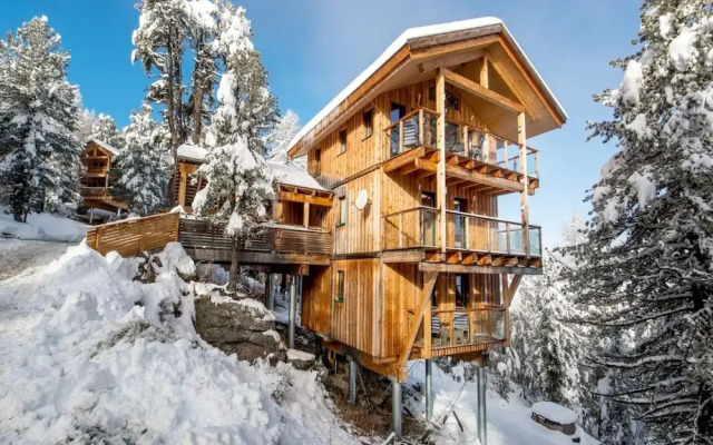 Quiet Chalet in Turracherhöhe with Sauna & Indoor Hot Tub